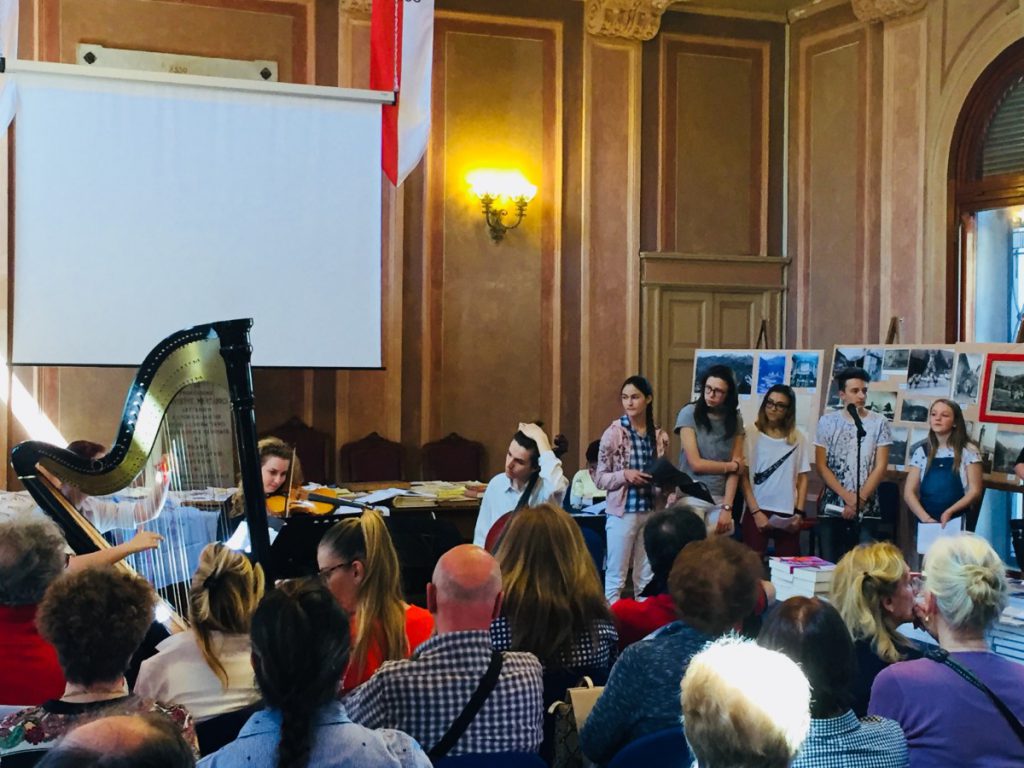 009-Elena-Guarneri-arpa-arpista-fiera-libro-trio