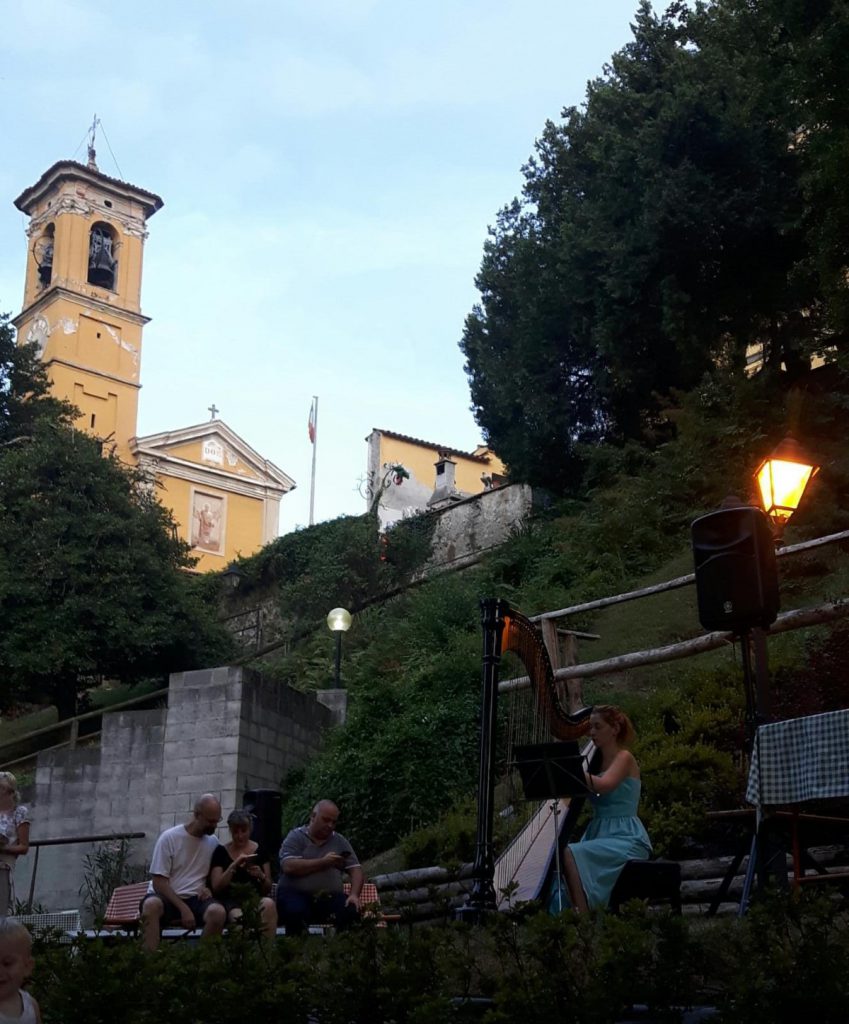 032-Elena-Guarneri-arpa-arpista-Cuvio-evento-proloco